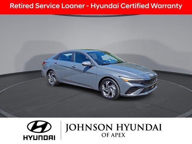 Used 2025 Hyundai Elantra Limited w/ Cargo Package FWD image 2