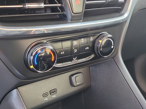 Used 2025 Buick Encore GX Preferred image 22