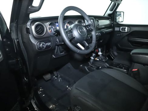 Used 2018 Jeep Wrangler Unlimited Sport S AWD/4WD image 17