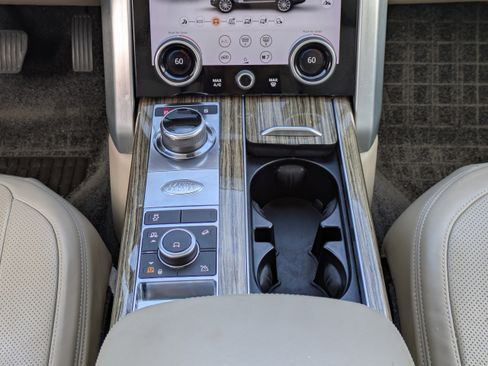 Used 2018 Land Rover Range Rover HSE image 21
