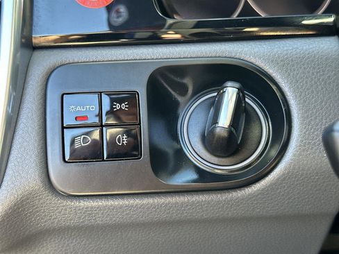 Used 2021 Porsche Cayenne image 31