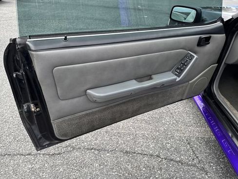 Used 1988 Ford Mustang GT RWD image 10