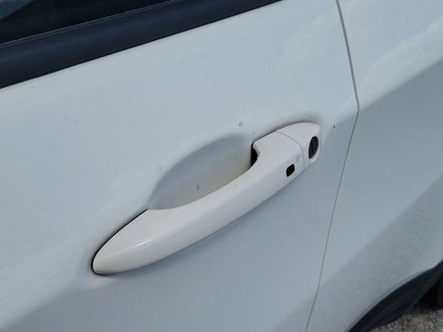 Used 2019 Jeep Compass Latitude FWD image 12