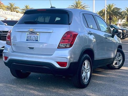 Used 2021 Chevrolet Trax LS w/ Tint and Cruise Package FWD image 13