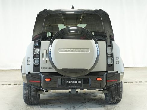 Used 2025 Land Rover Defender 110 X image 10