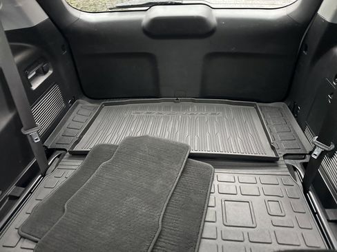 Used 2022 Ford Explorer XLT w/ Equipment Group 202A image 14