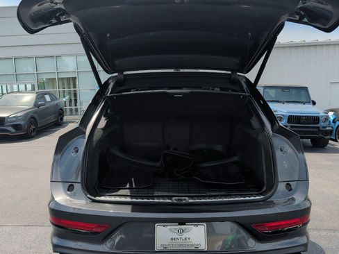 Used 2022 Bentley Bentayga AWD/4WD image 41