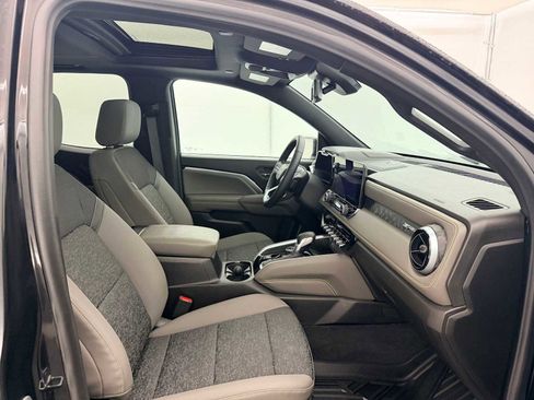 Used 2024 Chevrolet Colorado ZR2 w/ Technology Package image 22