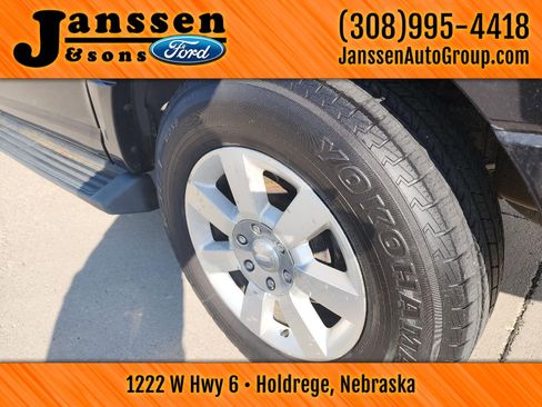 Used 2010 Ford Expedition EL XLT image 15