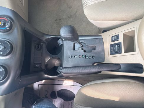 Used 2012 Toyota RAV4 4WD w/ Value Pkg image 19