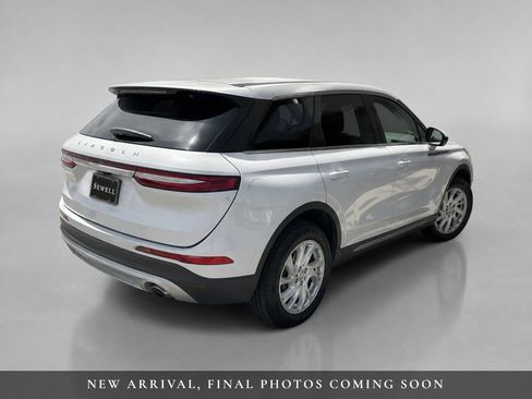 Used 2023 Lincoln Corsair FWD image 4