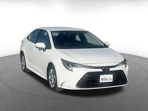 Used 2023 Toyota Corolla LE image 2