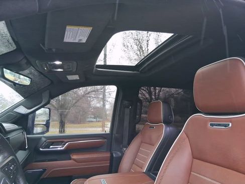 Used 2024 GMC Sierra 3500 Denali Ultimate image 12