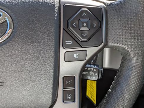 Used 2020 Toyota Tacoma SR5 RWD image 24