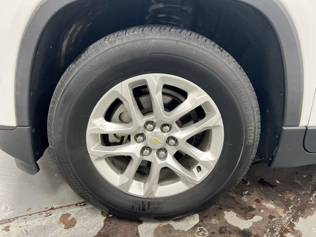 Used 2018 Chevrolet Traverse LS w/ LPO, Floor Liner Package AWD/4WD image 27