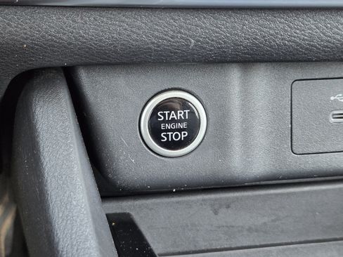 Used 2023 Nissan Rogue SV AWD/4WD image 28
