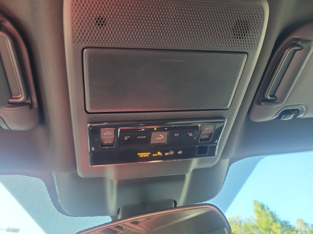 Used 2026 Toyota RAV4 SE w/ Convenience Package FWD image 16