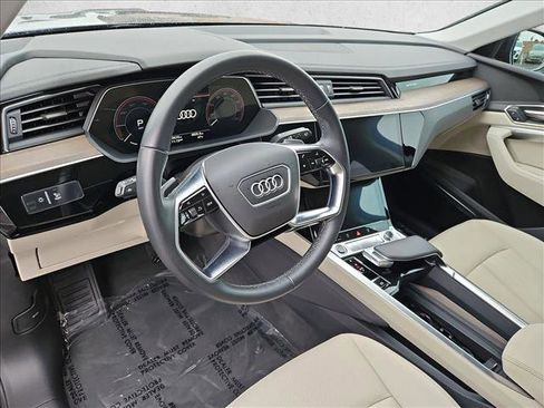 Certified 2024 Audi Q8 e-tron Premium Plus w/ Premium Plus Package image 10