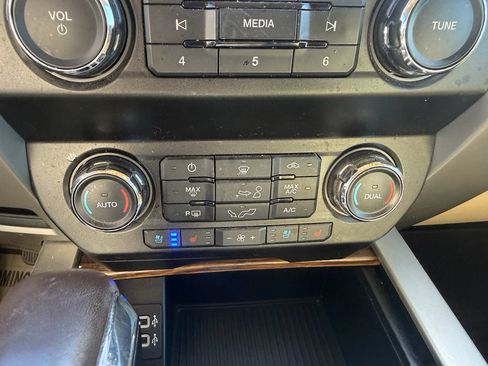 Used 2019 Ford F150 Lariat image 16