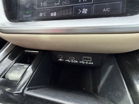 Used 2024 Subaru Outback Premium image 25