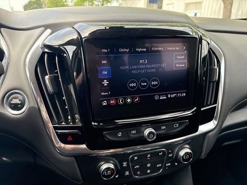 Certified 2020 Chevrolet Traverse LT FWD image 16