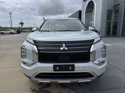 Used 2023 Mitsubishi Outlander SE AWD/4WD image 2