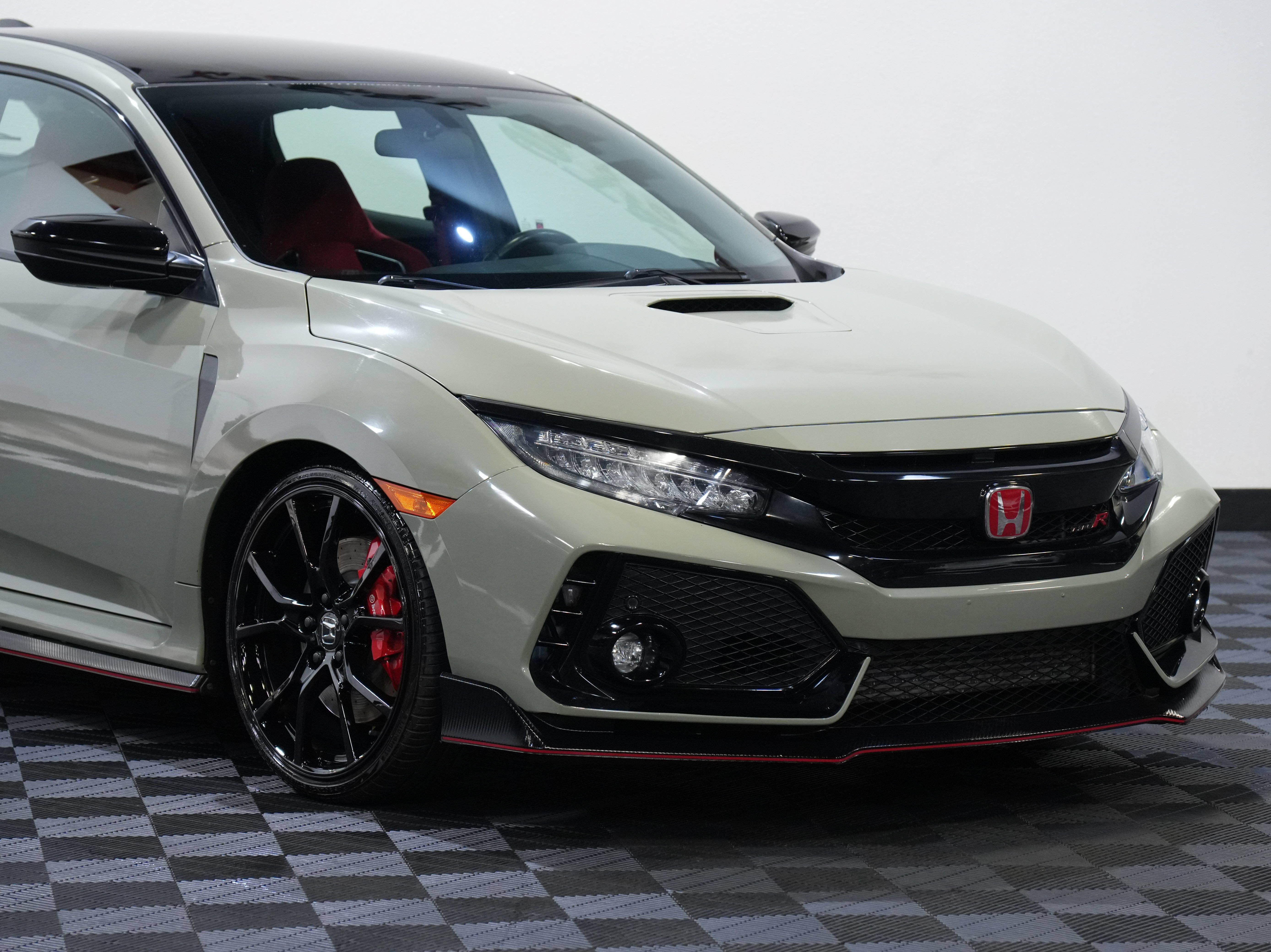 Used 2018 Honda Civic Type R image 9