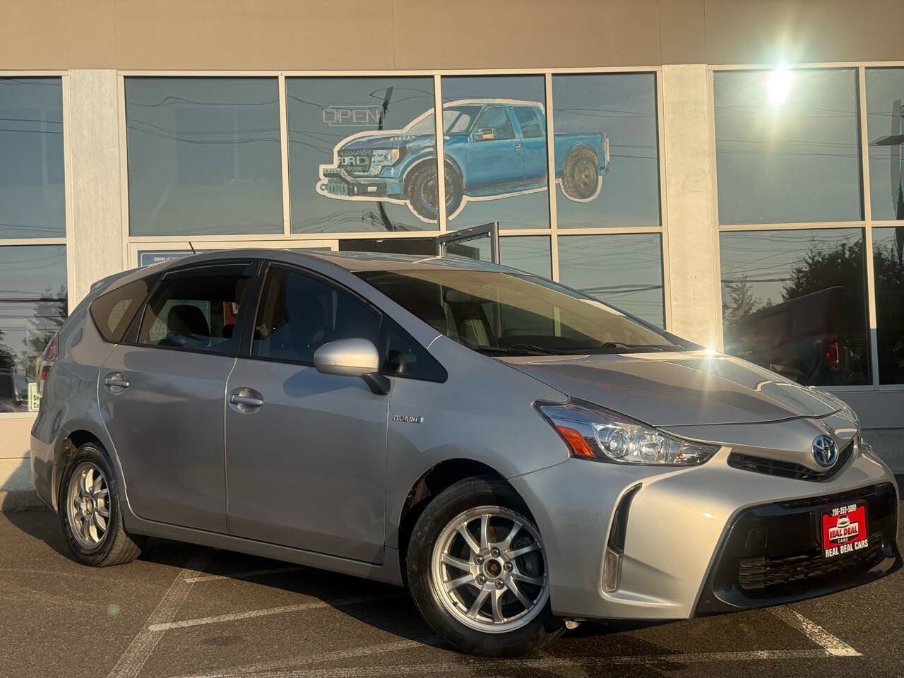 Used 2015 Toyota Prius V Four FWD image 3