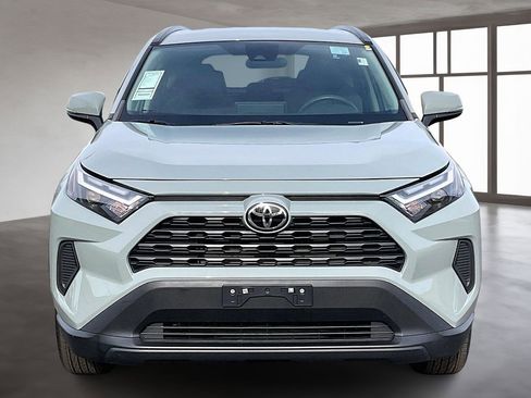 Used 2022 Toyota RAV4 XLE image 2