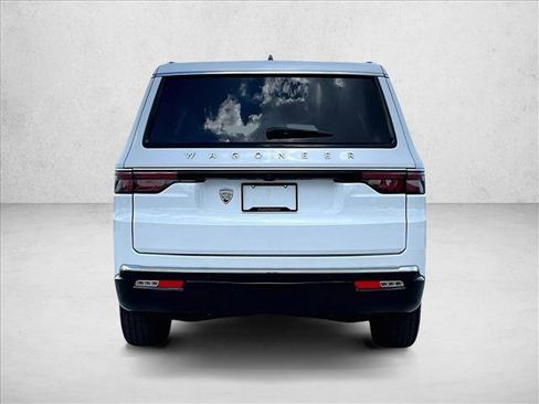 Used 2024 Jeep Wagoneer 2WD image 4
