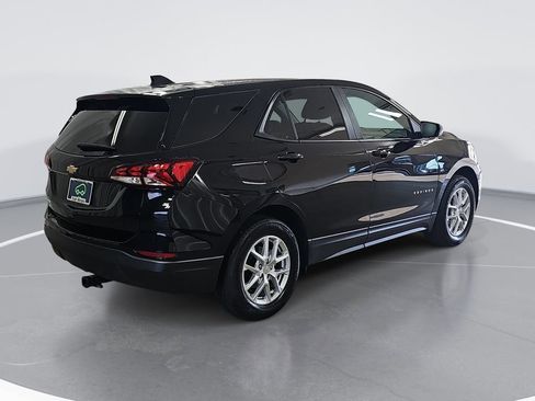 Used 2023 Chevrolet Equinox LS w/ LS Convenience Package image 3