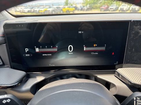 New 2025 Nissan Kicks SR w/ SR Premium Package image 15