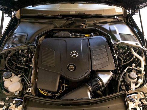 Used 2025 Mercedes-Benz C 300 Sedan image 19