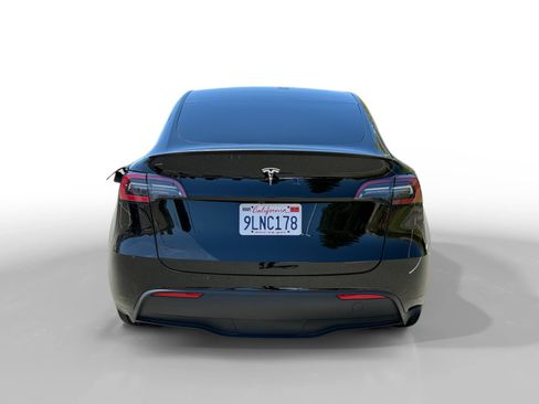 Used 2024 Tesla Model Y Performance AWD/4WD image 4