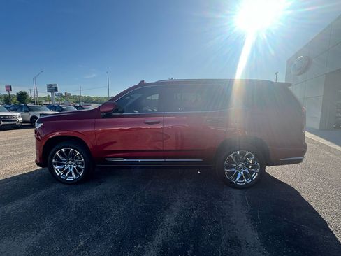 Used 2022 Cadillac Escalade Premium Luxury w/ LPO, Radiant Package image 6