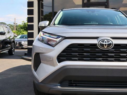 Used 2022 Toyota RAV4 XLE w/ Convenience Package AWD/4WD image 8