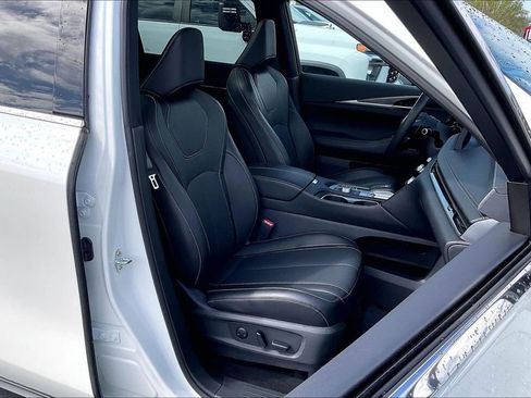 Used 2025 INFINITI QX60 Luxe image 32