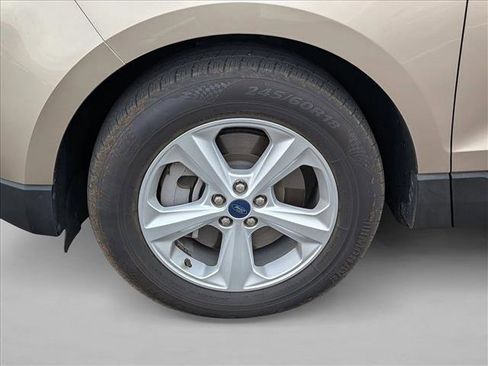 Used 2021 Ford Edge SE image 15