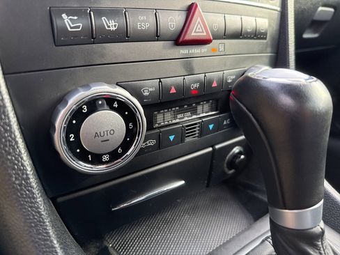 Used 2009 Mercedes-Benz SLK 55 AMG image 31