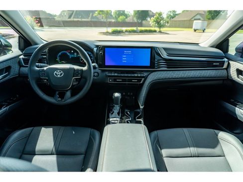 Used 2026 Toyota Camry XLE FWD image 19