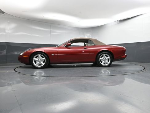 Used 1998 Jaguar XK8 Convertible image 32