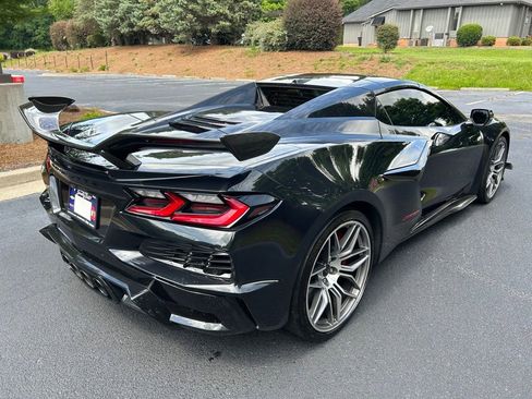 Used 2024 Chevrolet Corvette Z06 w/ Z07 Performance Package RWD image 22
