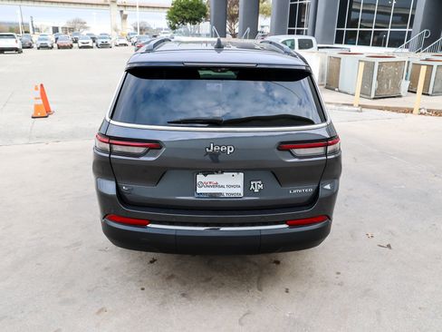 Used 2022 Jeep Grand Cherokee L Limited w/ Luxury Tech Group II image 8