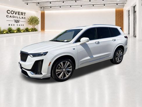 Used 2020 Cadillac XT6 Premium Luxury w/ Platinum Package AWD/4WD image 4