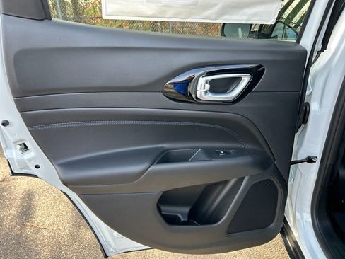 New 2026 Jeep Compass Latitude image 26