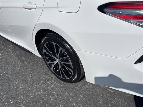 Certified 2019 Toyota Camry SE FWD image 9