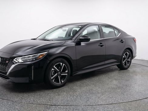 Used 2025 Nissan Sentra SV FWD image 3