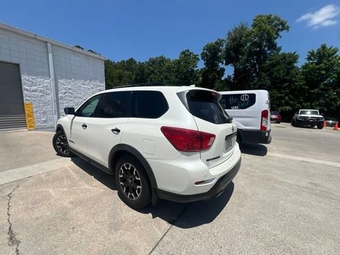 Used 2019 Nissan Pathfinder SL FWD image 11