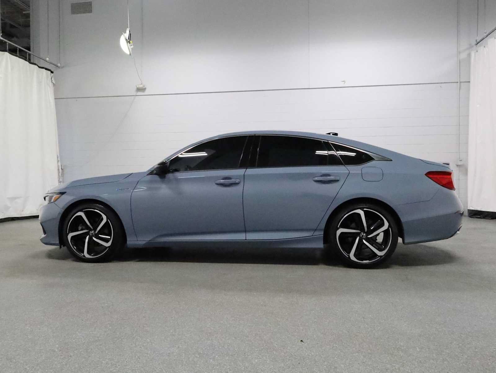 Used 2022 Honda Accord Sport image 2