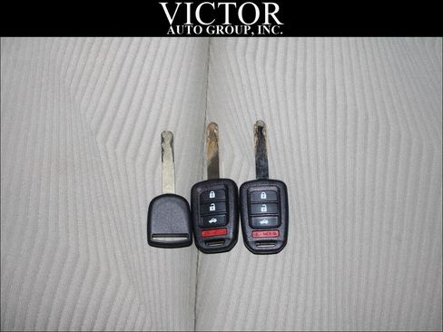 Used 2017 Honda Accord LX image 32